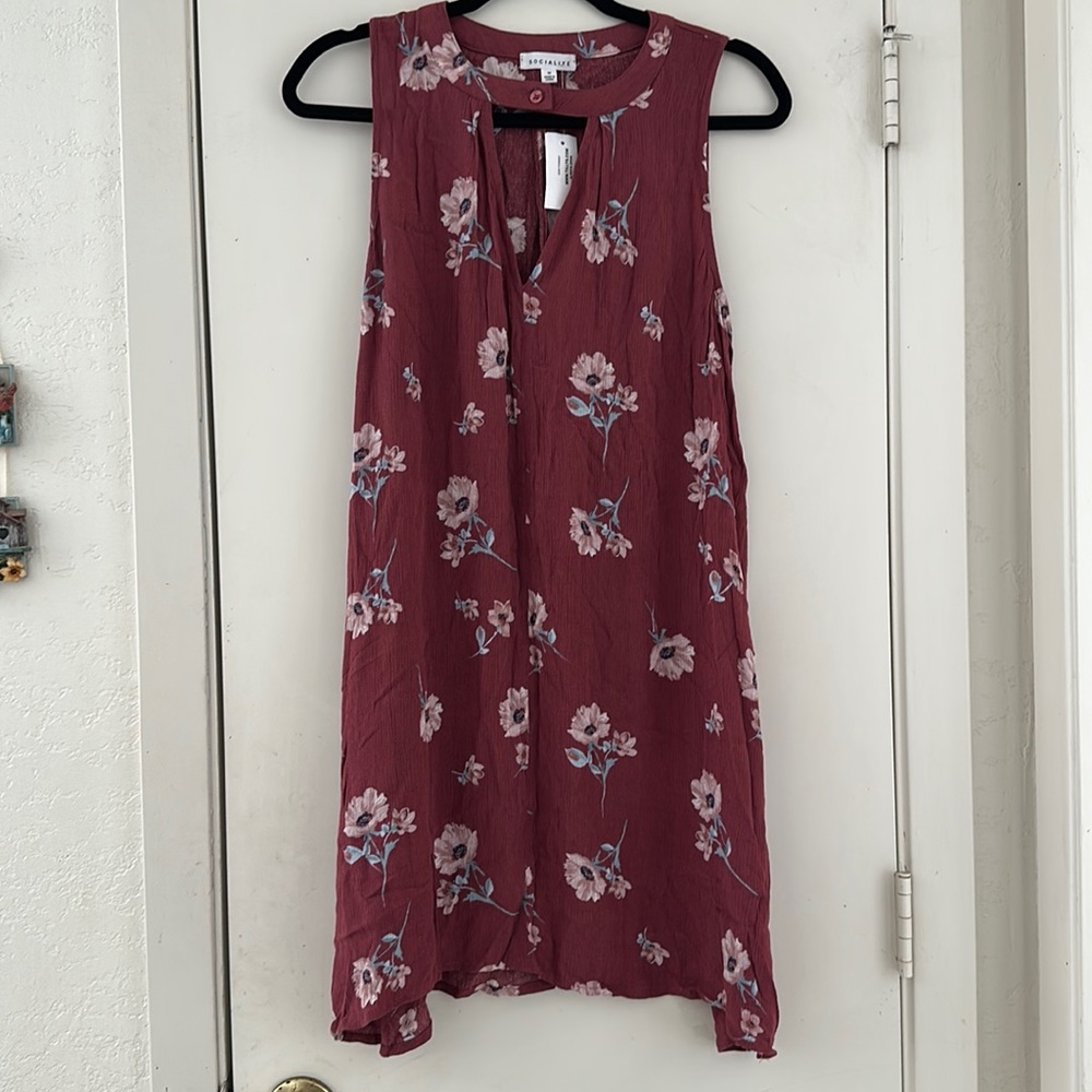 Socialite keyhole swing dress